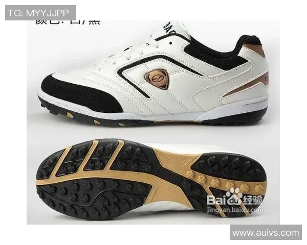 穿戴铁钉足球鞋的优势与适用场合解析 穿戴铁钉足球鞋的优势与适用场合解析